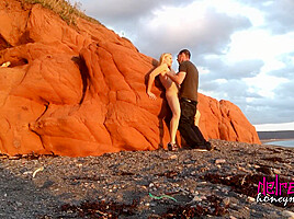 Honey Moon And Delirious Hunter - Amateur Couple Sex On The Beach (nova Scotia)
