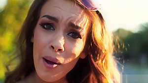 Horny Girlfriend Swallows Dick
