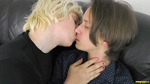 Hot Gay Kissing 23 - Zeke Wolf, Elis Ataxxx