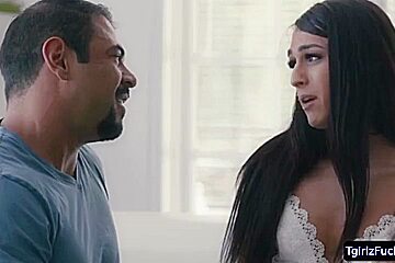 Hunk Drave Navarro Blows And Analed Sexy Ts Stepdaughter Khloe Kay