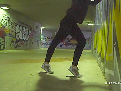 I Met A Hot Runner Girl In Dark Underpass And Sprayed Her Ass With Cum