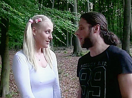 Im Wald zerfickt