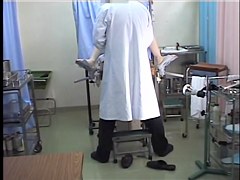 Jap babe gets her pussy drilled by her gynecologist