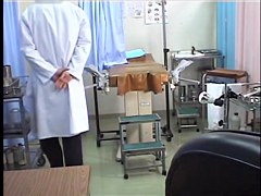 Jap babe gets her pussy drilled by her gynecologist