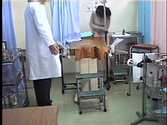 Jap babe gets her pussy drilled by her gynecologist