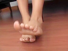 Jess Bed Feet