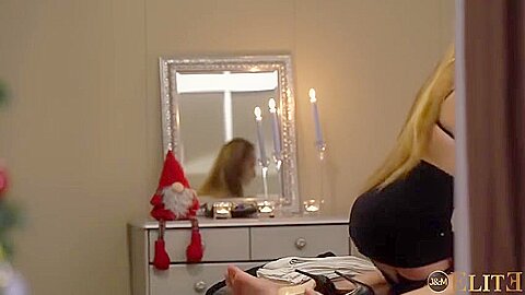 Kinuski Horny Milf 3