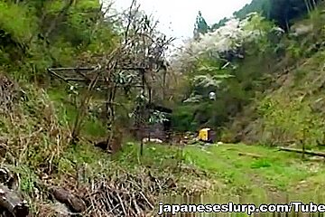 Kokomi Naruse hot outdoor blowjob with cum in her mouth