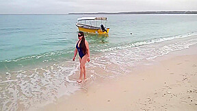Latina Slut Wife Walking On The Beach Meets Safado And Has Sex With Him Without Condom 2