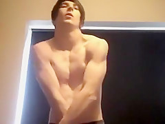 Lean Muscular Teenboy Shows off his Muscles