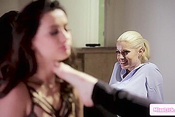 Lesbian Cop Facesits N Rimmed By Captive - Charlotte Stokely, Georgia Jones And Riley Reid