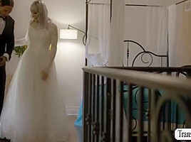 Lianna Lawson - Smalltits Shemale Bride Gets Her Ass Barebacked By Her Groom