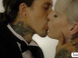 Lianna Lawson - Smalltits Shemale Bride Gets Her Ass Barebacked By Her Groom