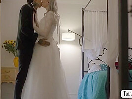 Lianna Lawson - Smalltits Shemale Bride Gets Her Ass Barebacked By Her Groom