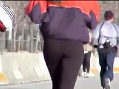 Marathoners are shaking their tight candid booties 08j