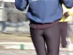 Marathoners are shaking their tight candid booties 08j