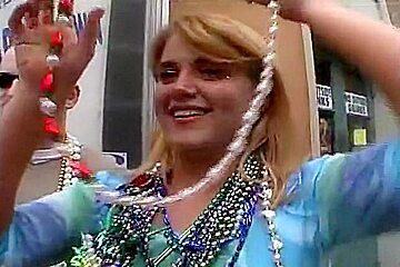 Mardi Gras pussy flashing