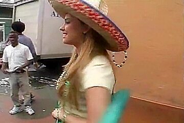 Mardi Gras pussy flashing