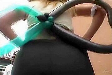 Mardi Gras pussy flashing