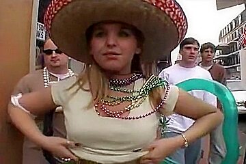 Mardi Gras pussy flashing