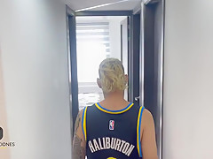 Mientras Mi Sexy Vecina Toma Una Ducha Entro A Su Bano Cojo Duro Le Echo Mi Leche Adentro