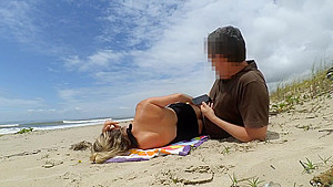 More Real Amateur Public Sex Risky on the Beach !!! People walking near