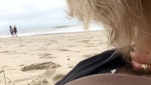 More Real Amateur Public Sex Risky on the Beach !!! People walking near