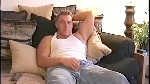 Muscular straight hunk wanking off and plays with cock pump