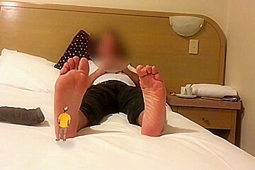 My Shrunken Housemate Gives Footrubs - Yay Your Home Time For Tiny Footrubs - Manlyfoot