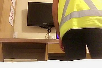 My Shrunken Housemate Gives Footrubs - Yay Your Home Time For Tiny Footrubs - Manlyfoot
