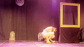 Naked Performance Show Mein
