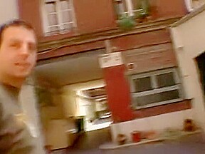 Nomi exporte a l'etranger Step son savoir faire en matiere de baise