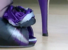 Nylon foot play in black