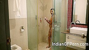 Pados Ki Bhabhi Ka Nanga Ashnaan - Sexy Next Door Desi Bhabhi Filmed Taking Shower
