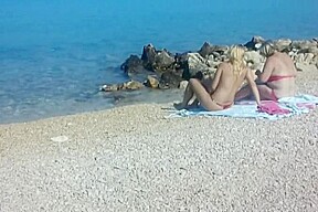 Pag junior sexy blonde flashing tits again