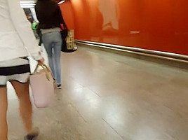 Pantyhose in miniskirts