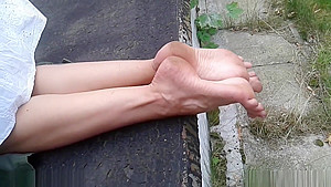 Paula long toes