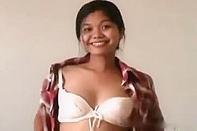 Preggo Filipina wants to show & playing her hairy pussy