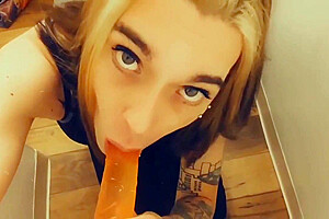 Pretty Blowjob Princess