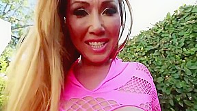 Pretty buxomy gal brings dude to ejaculation