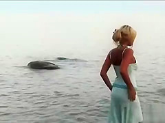 Pretty chick is gaping slim kitty in close range and having o
