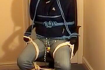 Prisoner thirty - ムRopes, Cuffs, Chains and Taut Blue Jeans
