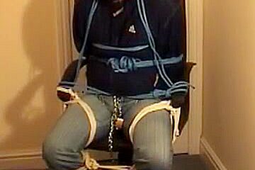 Prisoner thirty - ムRopes, Cuffs, Chains and Taut Blue Jeans