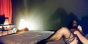 Prunelle en belle lingerie orgasme intense