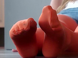 Red pantyhose feet