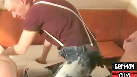 Ripped German DILF 3way spitroasts jock before missionary