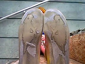STINKY DIRTY SOLES