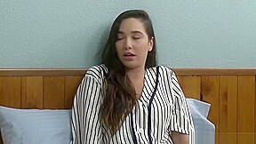 Scarlett Sage eating Karlees hairy clit