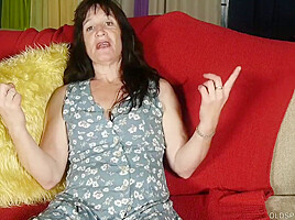 Sexy Granny Talks Dirty And Fucks Her Soaking Wet Pussy