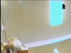 Sexy upskirt asses caught on video at the shopping mall